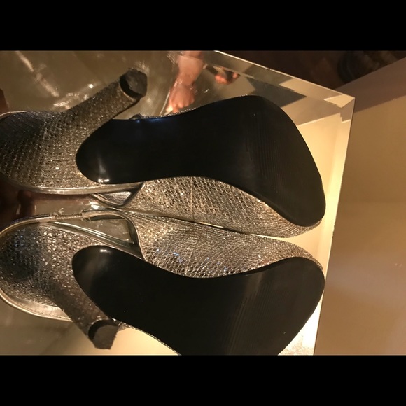 Bundle shoe and clutch - Picture 3 of 5